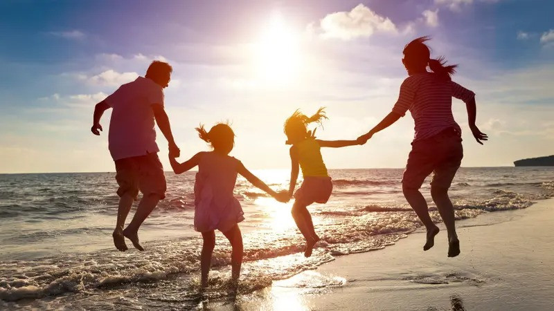 Dying American Dream and 5 Alternate Options Family with American Dream